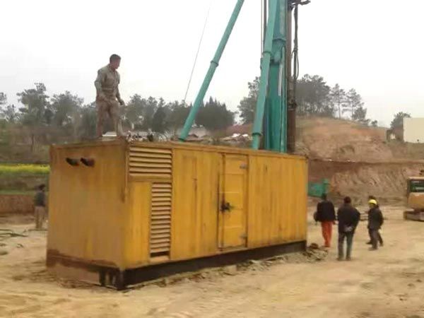 乌马河如何判断水冷式机油散热器密封件是否需要更换?